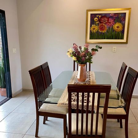 Moderna Y Unica Casa Independiente Con Jardin Y Estacionamiento Ciudad del Este Buitenkant foto