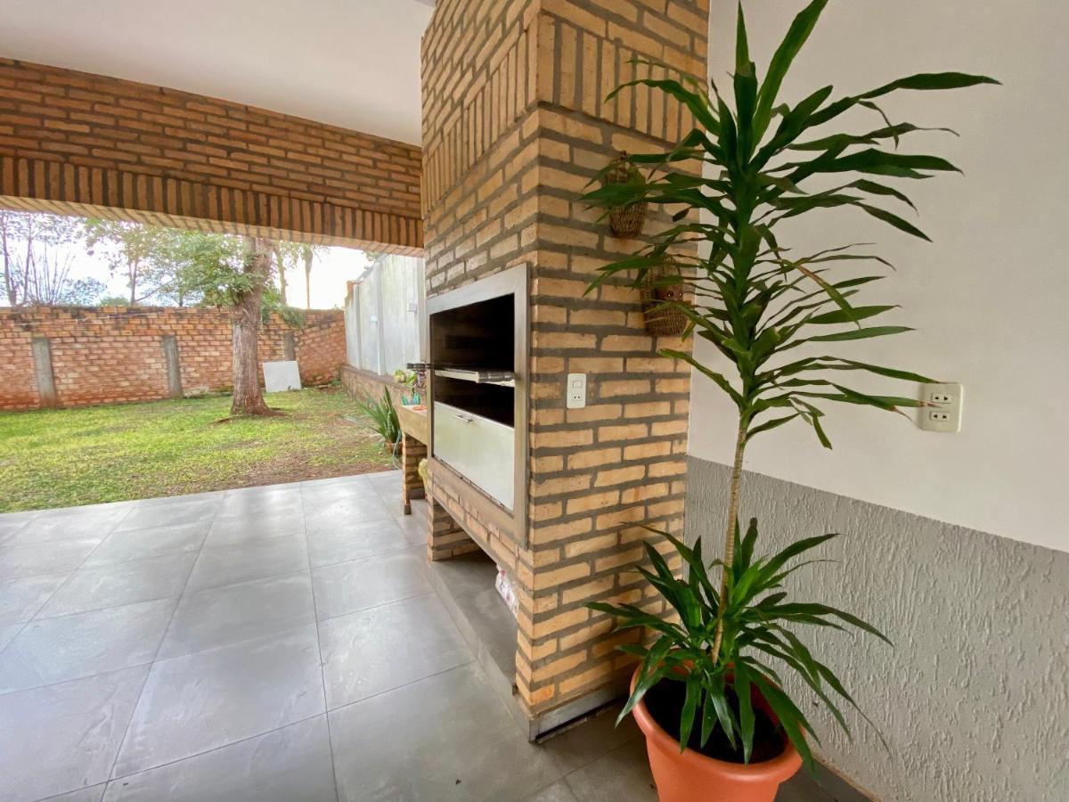 Moderna Y Unica Casa Independiente Con Jardin Y Estacionamiento Ciudad del Este Buitenkant foto