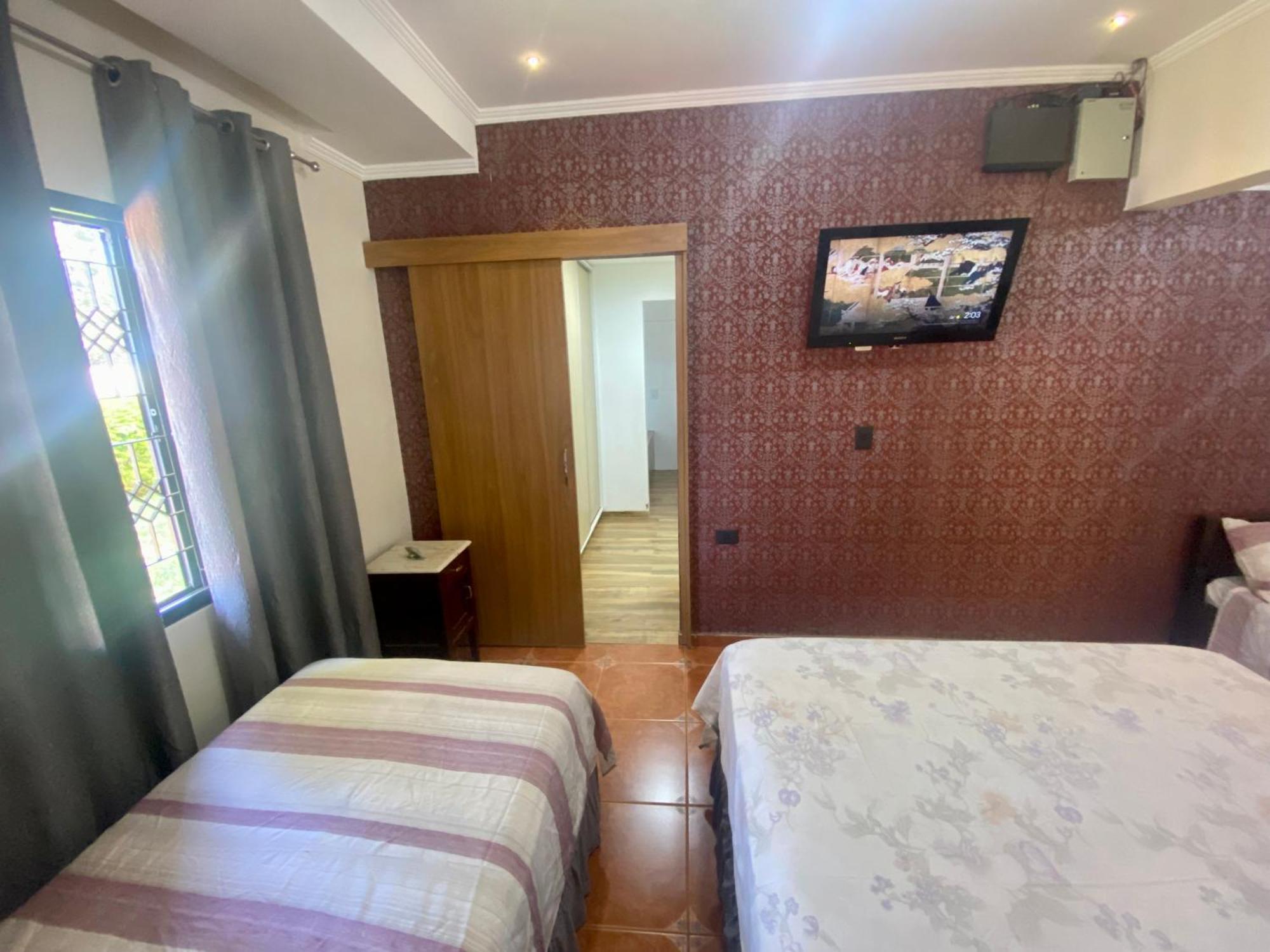 Moderna Y Unica Casa Independiente Con Jardin Y Estacionamiento Ciudad del Este Buitenkant foto